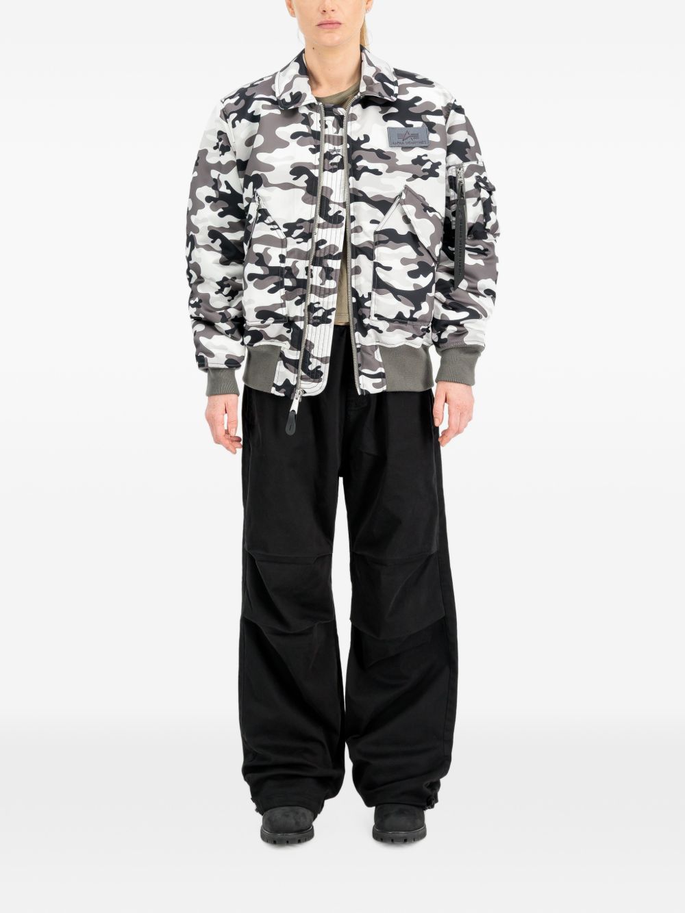 Bomber bianco vaniglia e grigio Alpha Industries 