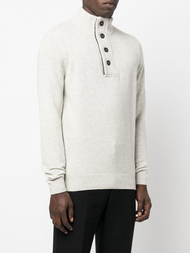 Maglione perla con Bottoni 