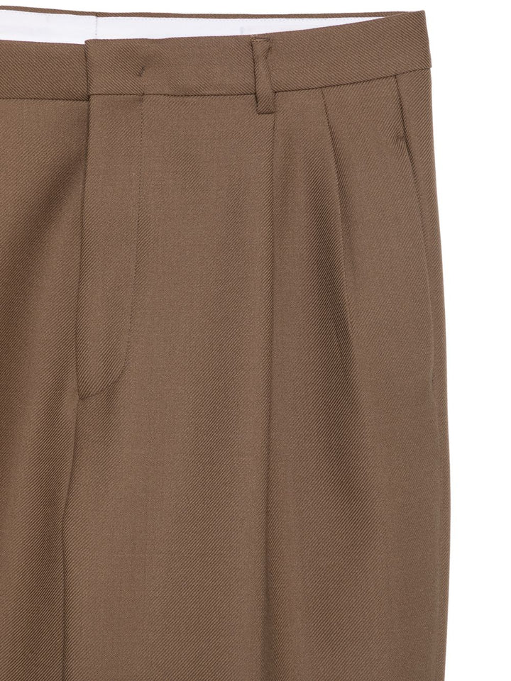Pantaloni tabacco affusolati con pieghe 