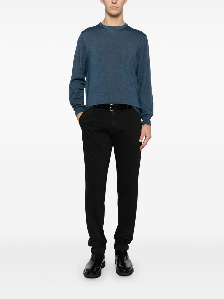 Pantaloni chino nero con pieghe 