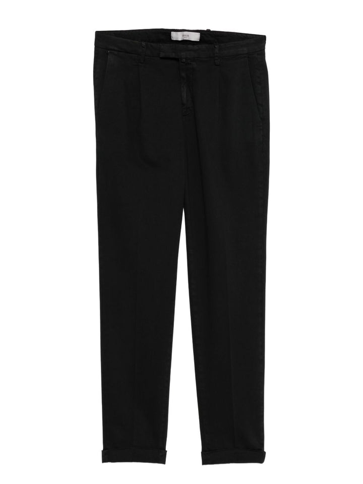 Pantaloni chino nero con pieghe 