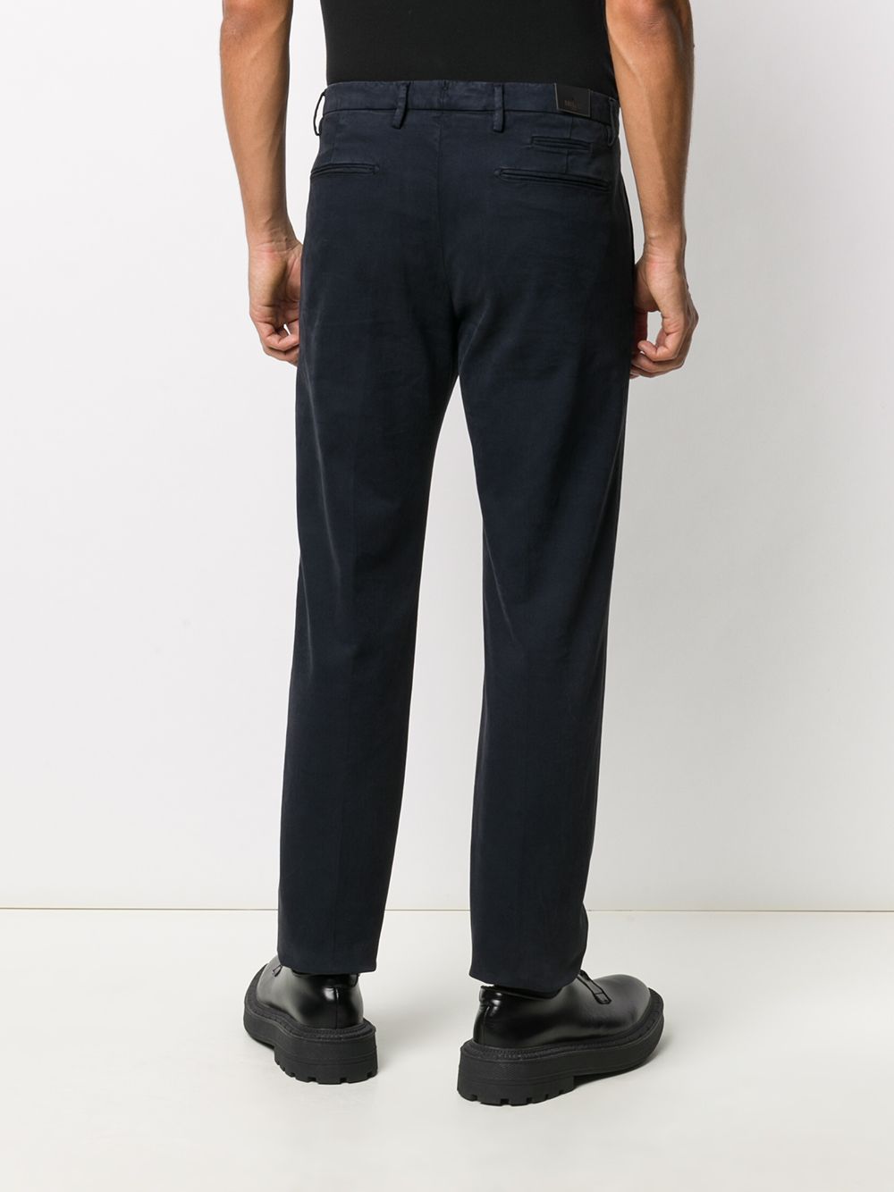 Pantaloni chino blu navy con pieghe 