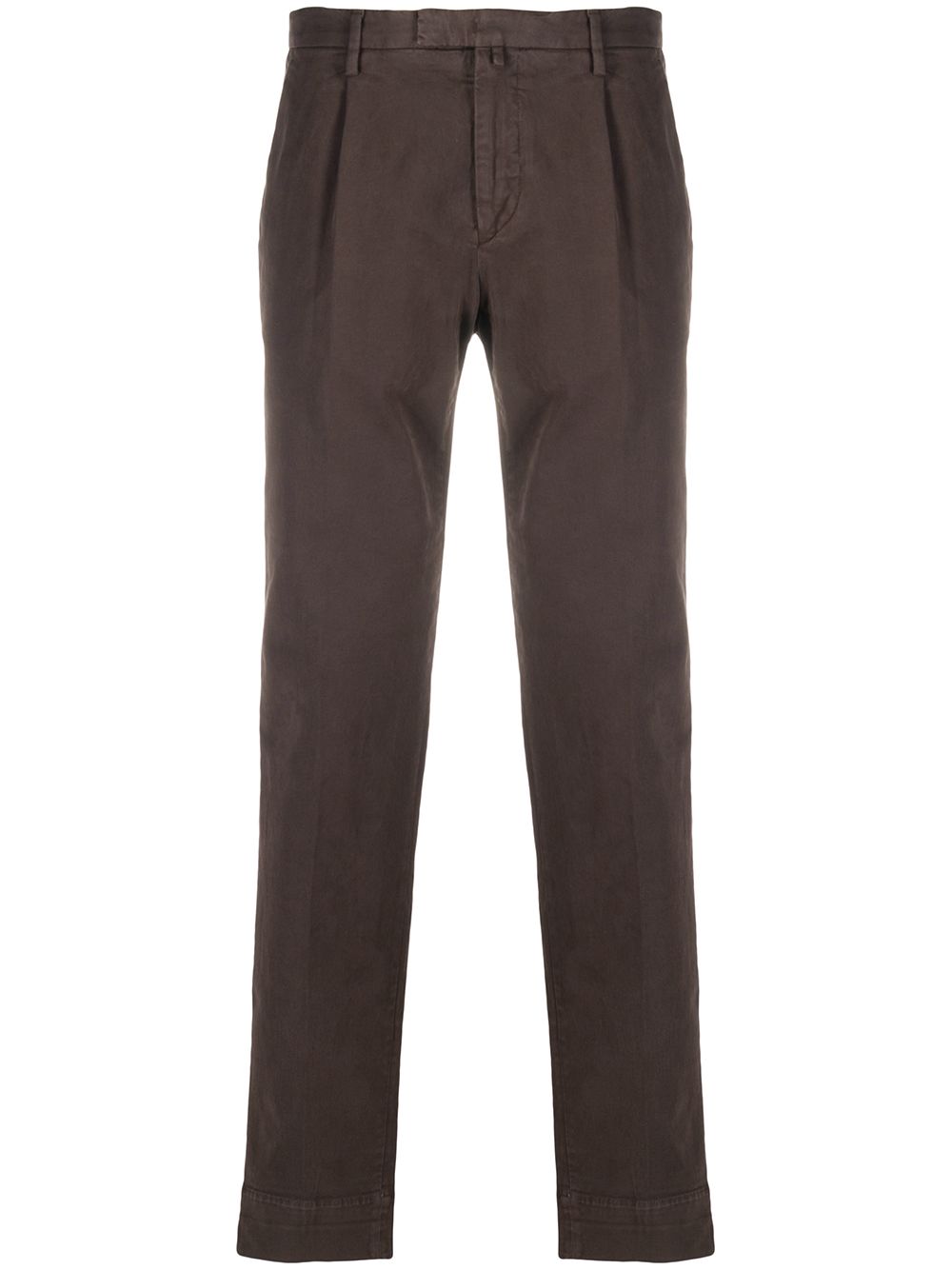 Pantaloni chino marrone con pieghe 