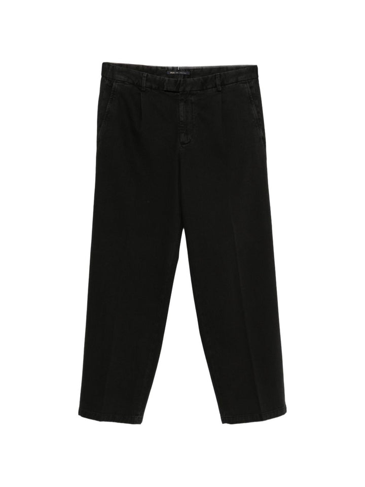 Pantaloni neri dritti con pieghe 