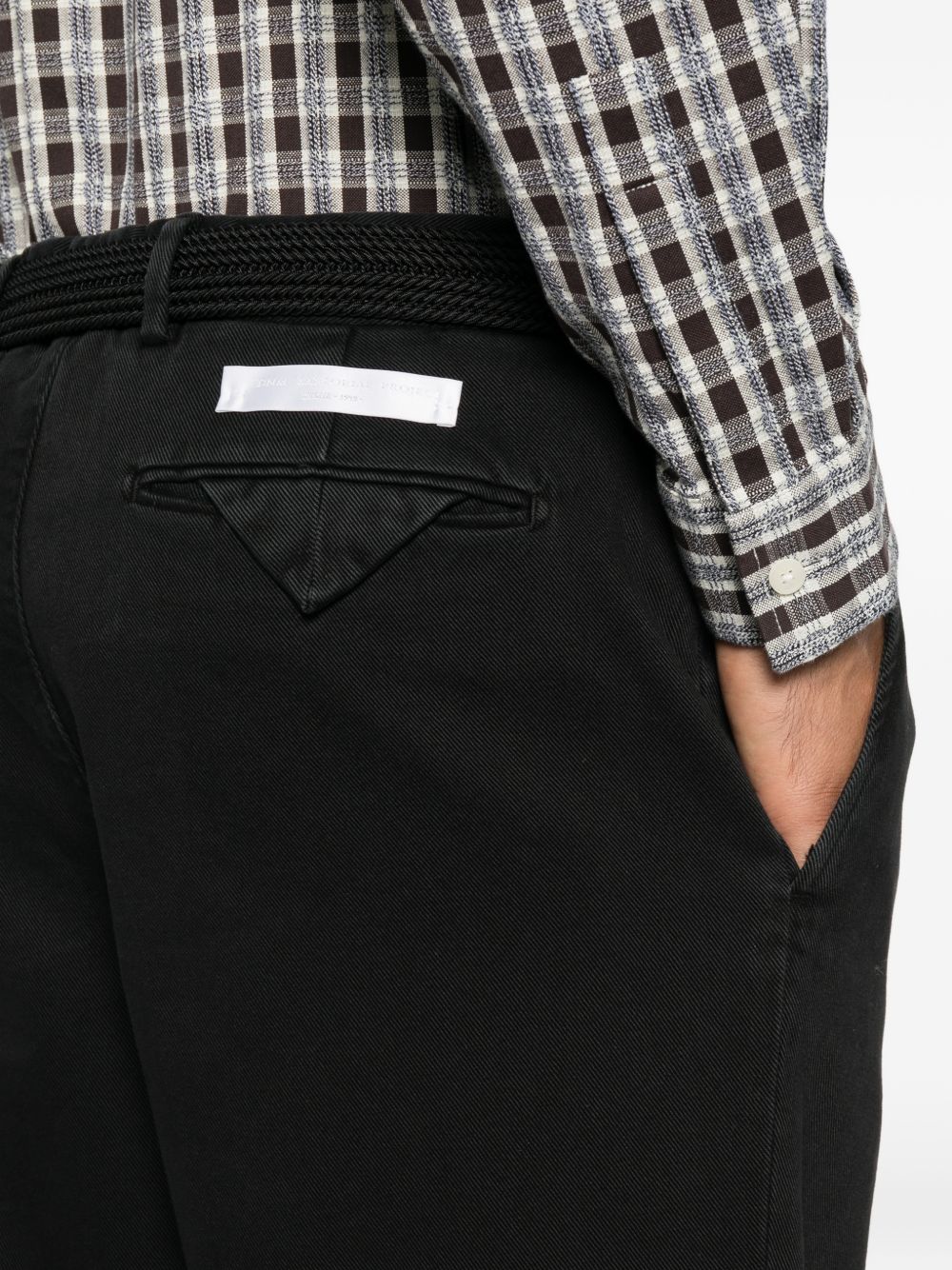 Pantaloni neri dritti con pieghe 