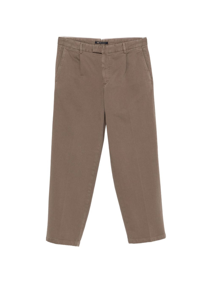 Pantaloni biscotto dritti con pieghe 