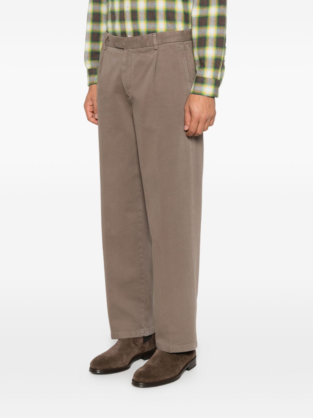 Pantaloni biscotto dritti con pieghe 
