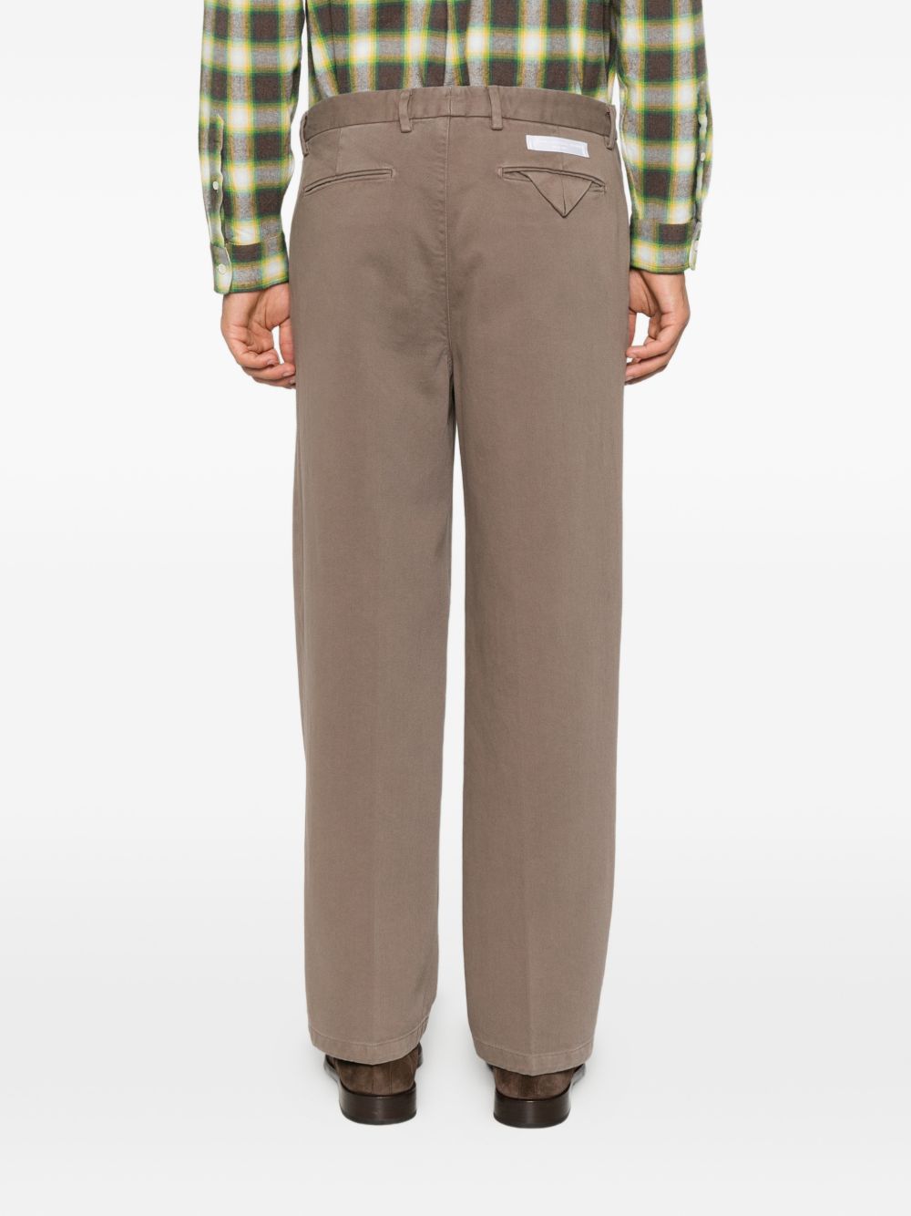 Pantaloni biscotto dritti con pieghe 