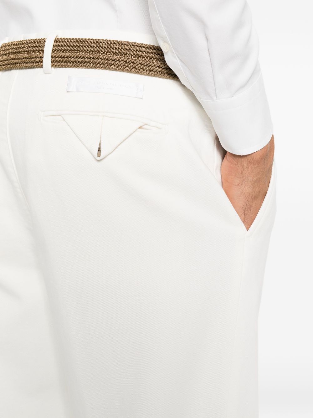 Pantaloni bianco naturale dritti con pieghe 
