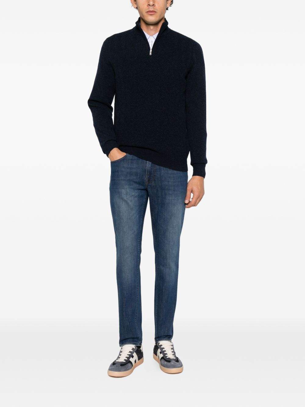 Jeans blu navy slim fit con lavaggio sfumato 