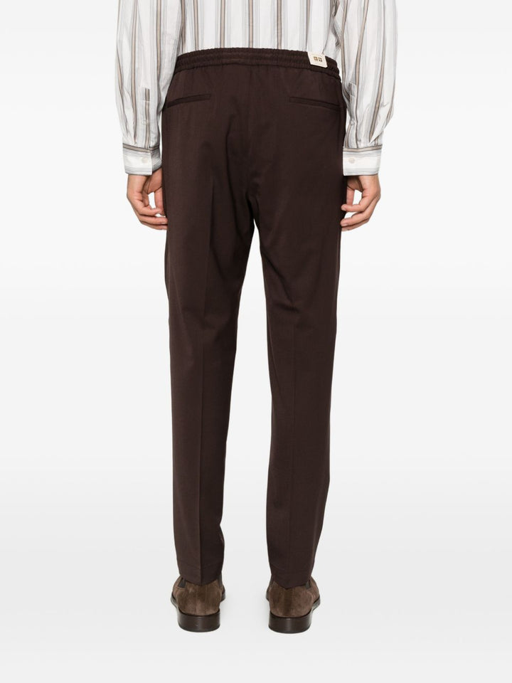 Pantaloni marroni con coulisse 
