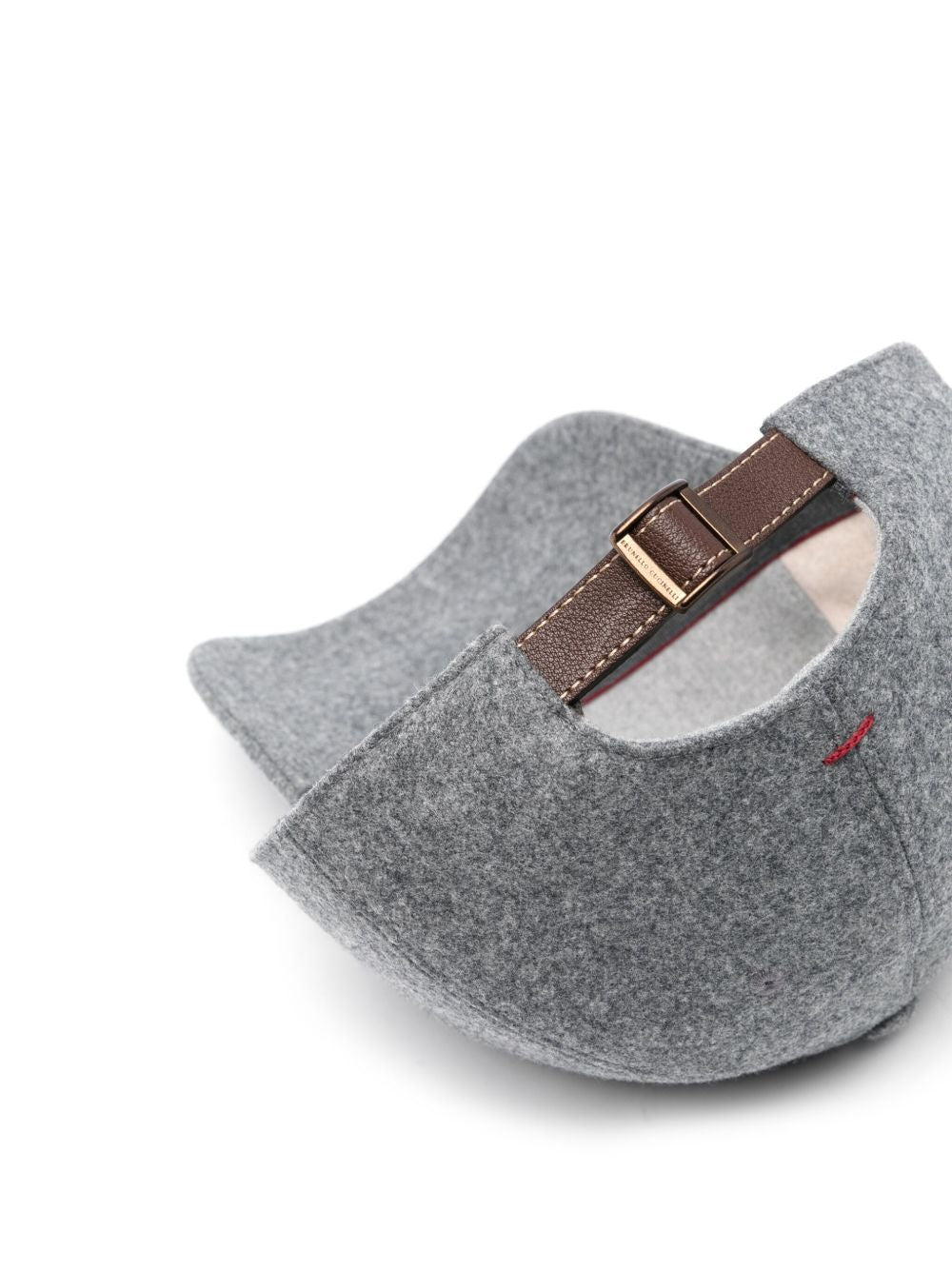 Cappello grigio medio con ricamo 