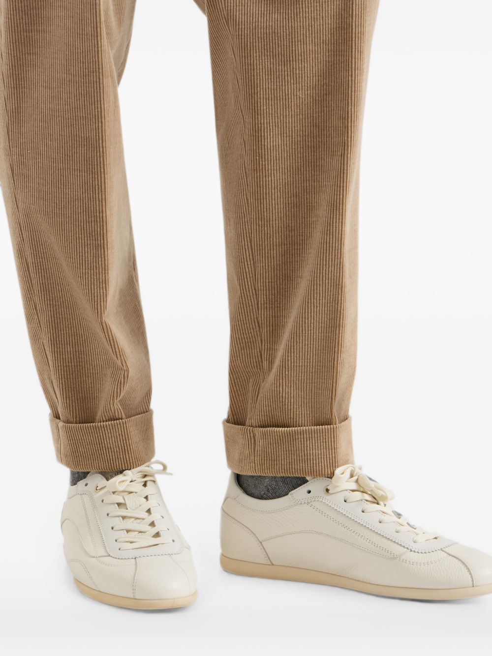 Sneakers avorio con logo 