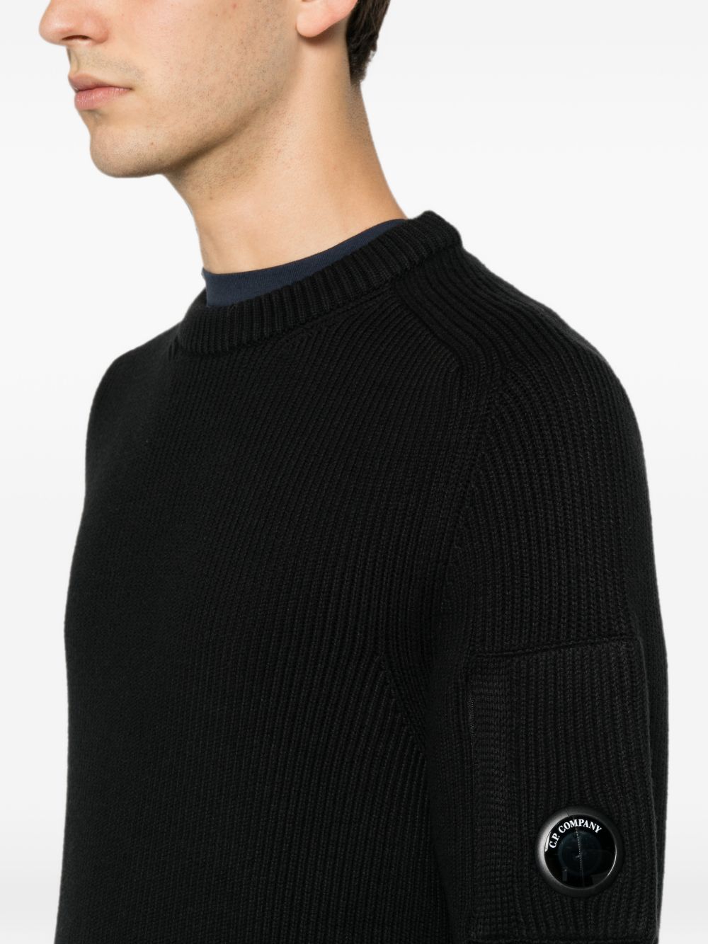 Maglione nero girocollo in cotone a coste con dettaglio Lente 