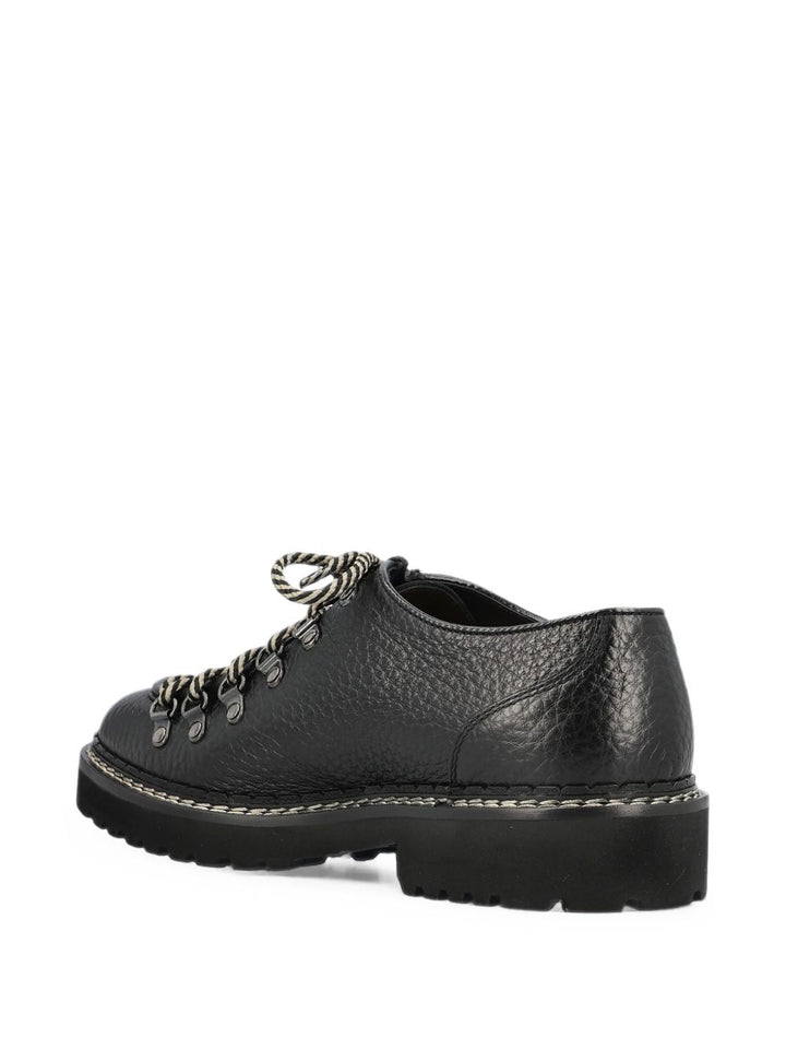 Scarpe Derby nere in pelle martellata 