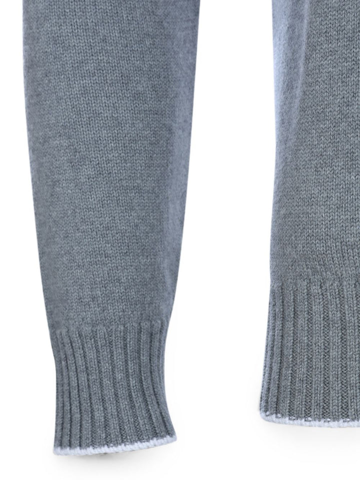 Cardigan grigio chiaro in lana con bottoni 