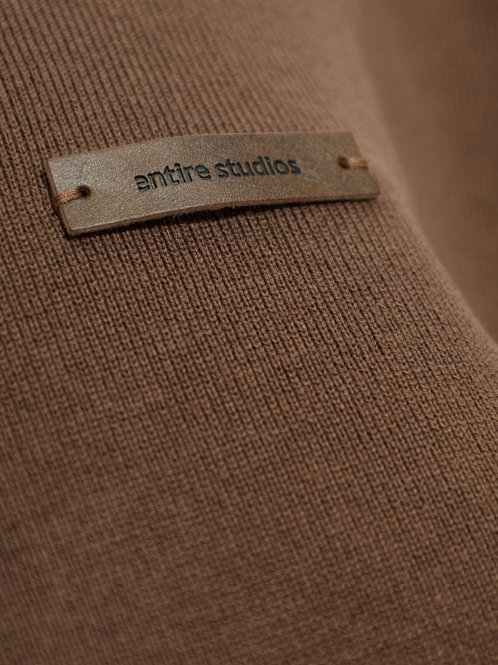 Polo marrone in cotone con zip 