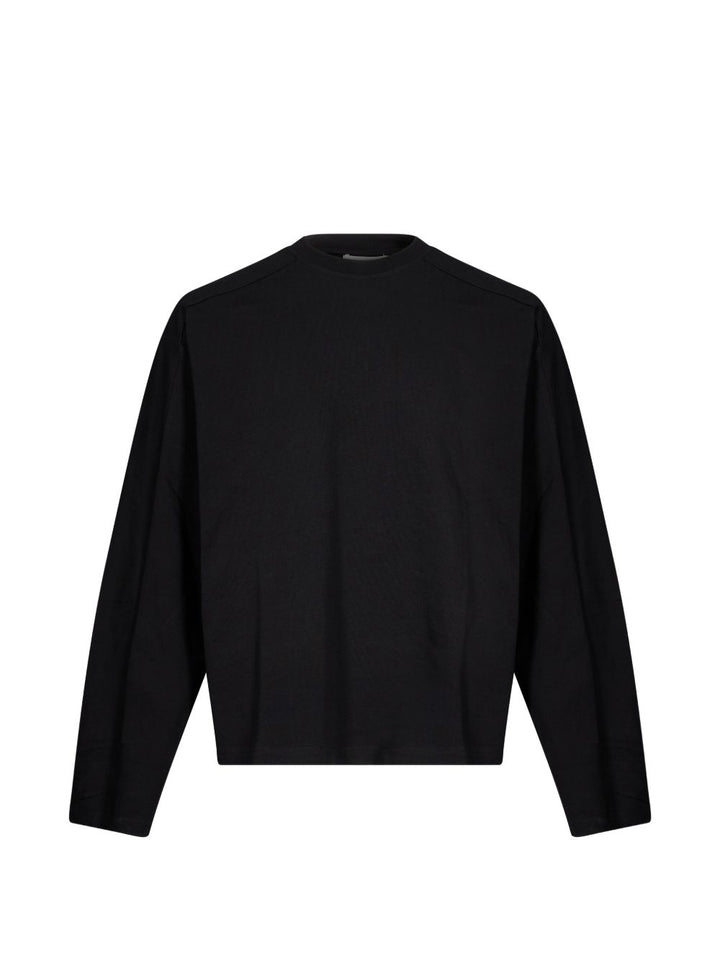 T-shirt nera a maniche lunghe 