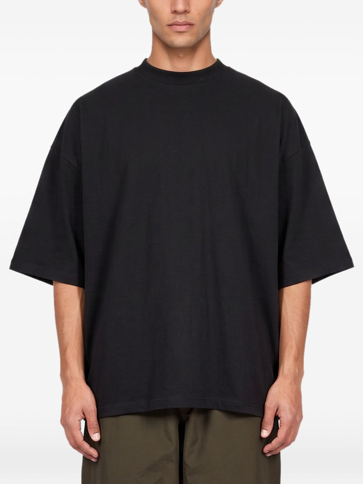 T-shirt nera 