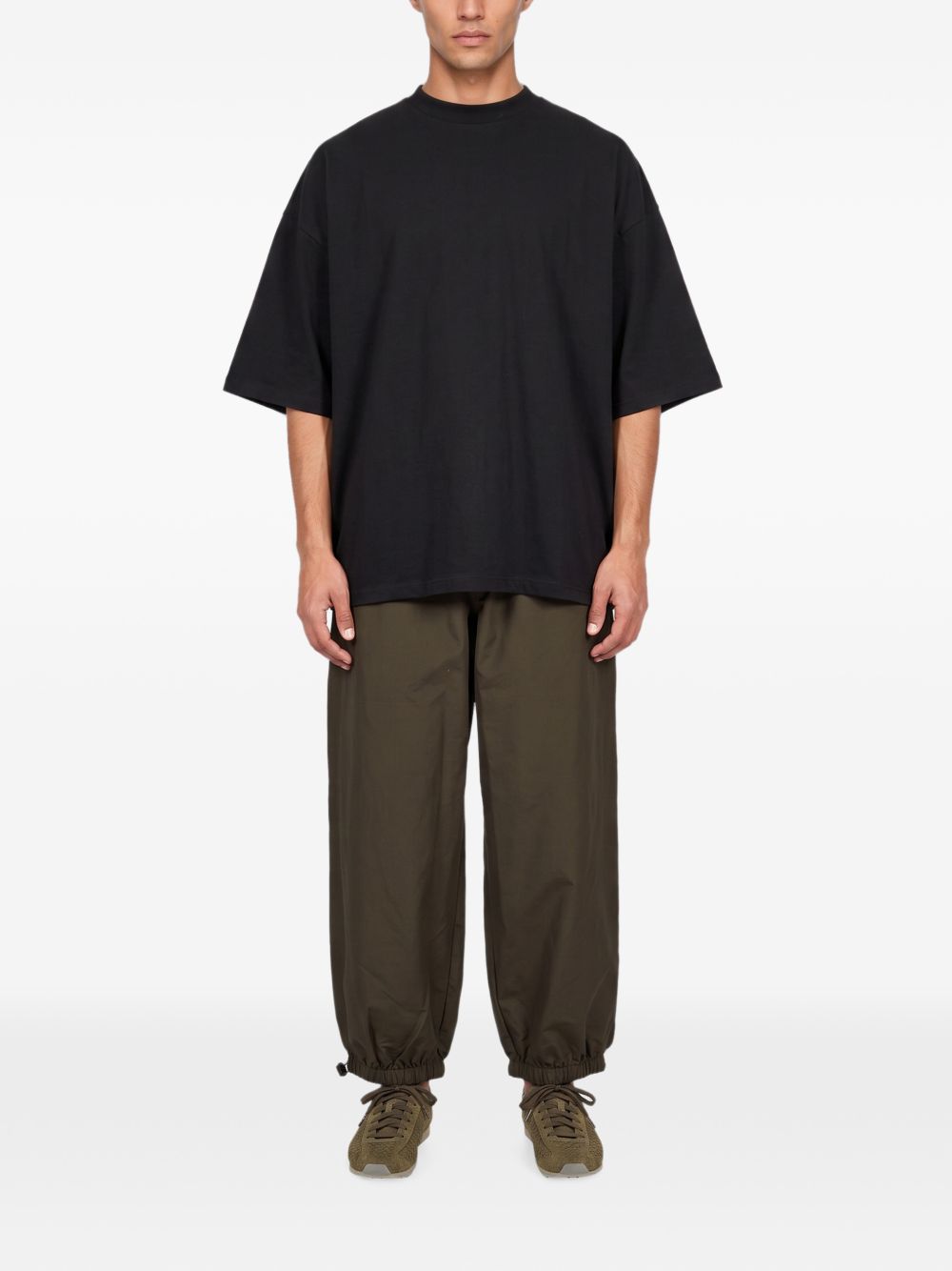T-shirt nera 