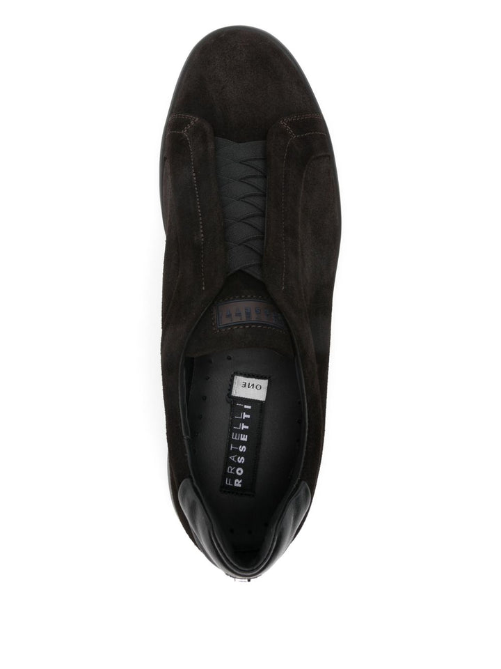 Sneakers marrone scuro in pelle scamosciata 