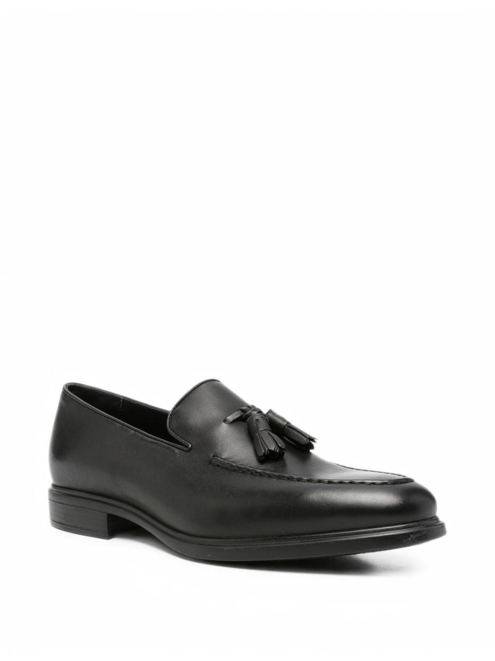 Mocassini con nappine in pelle nera 