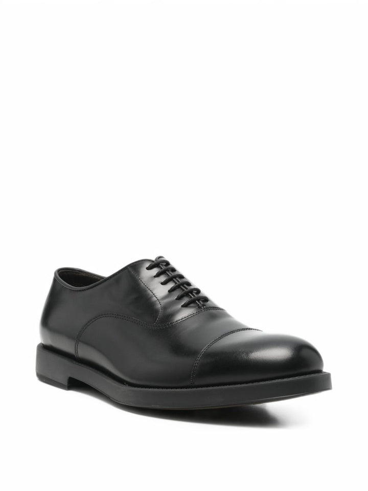 Scarpe Oxford con puntale in pelle lucida nera 