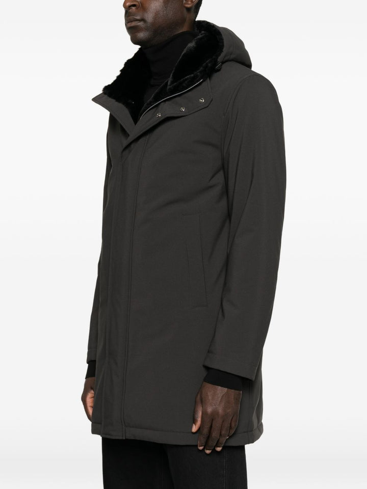 Giacca nero Herno con cappuccio e rifiniture in pelliccia sintetica 