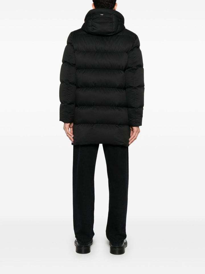 Cappotto imbottito nero con cappuccio 