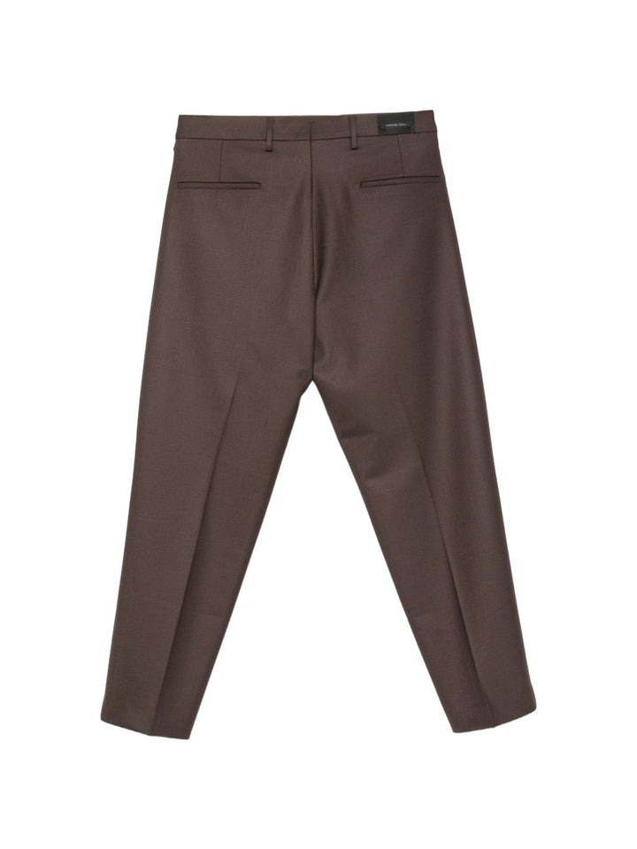 Pantaloni marroni Freddy affusolati con pieghe 