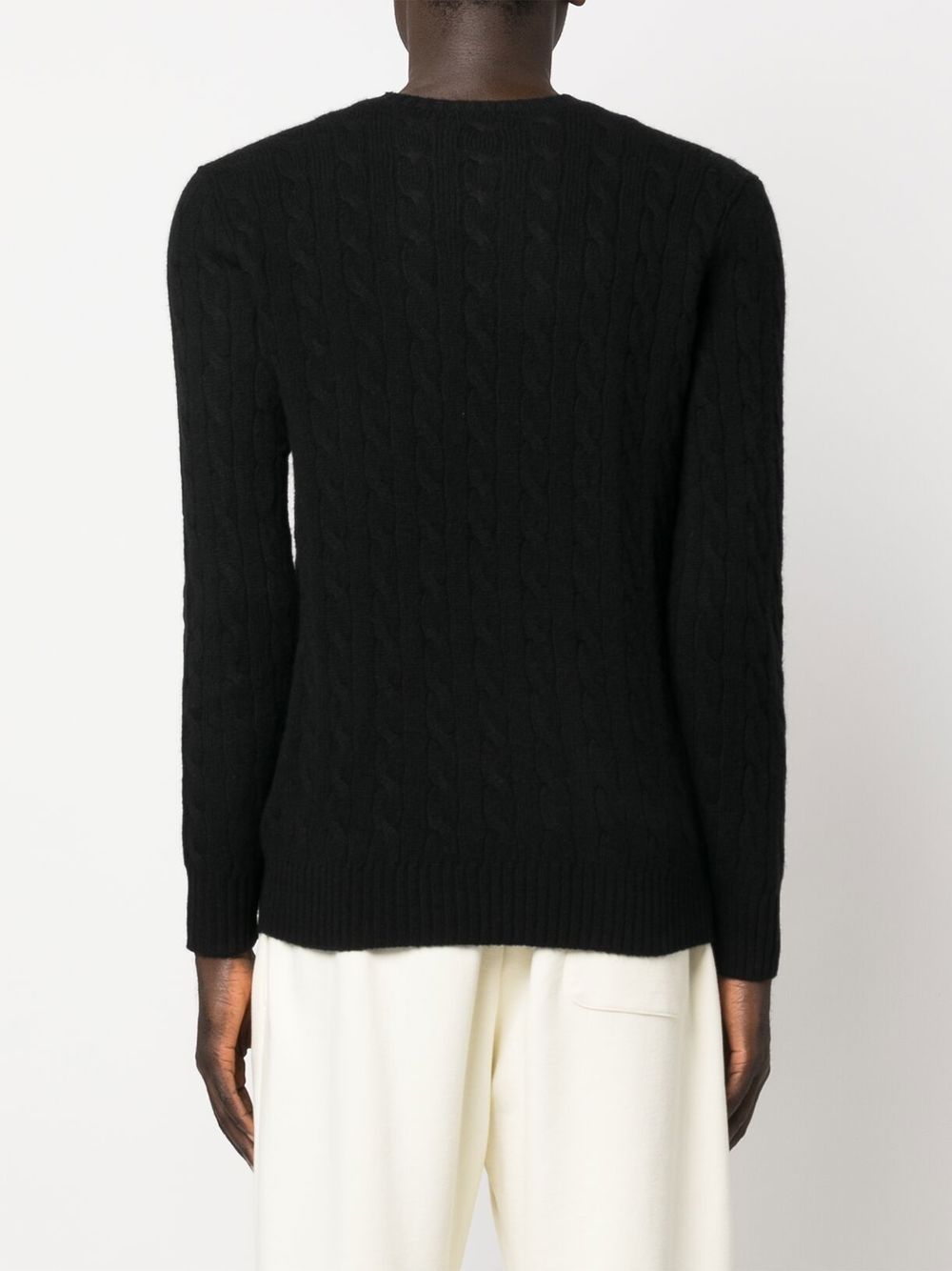 Maglione nero a trecce con ricamo 