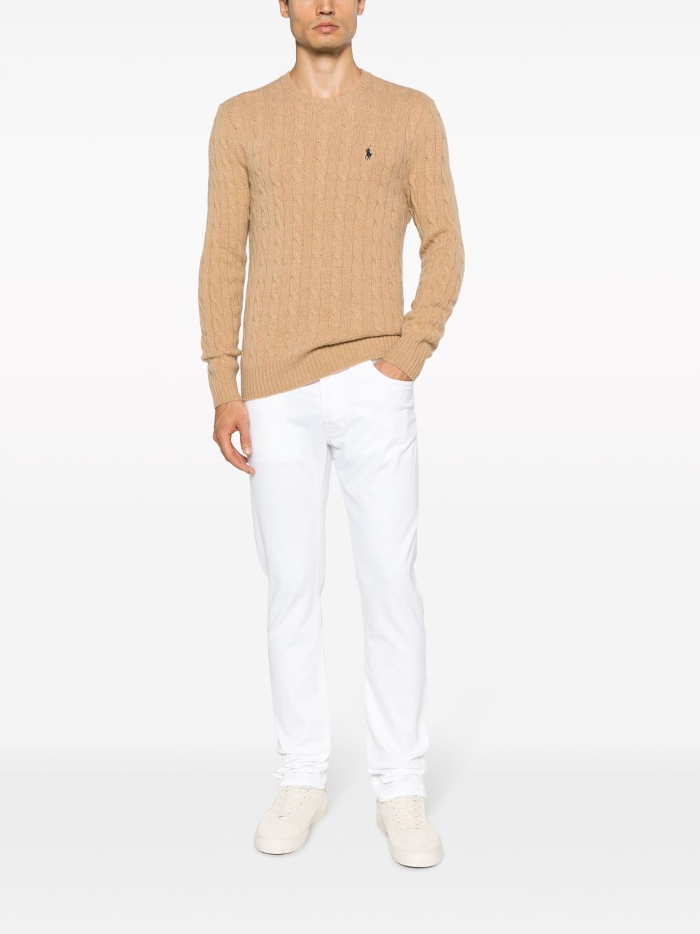 Maglione grigio a trecce con ricamo 