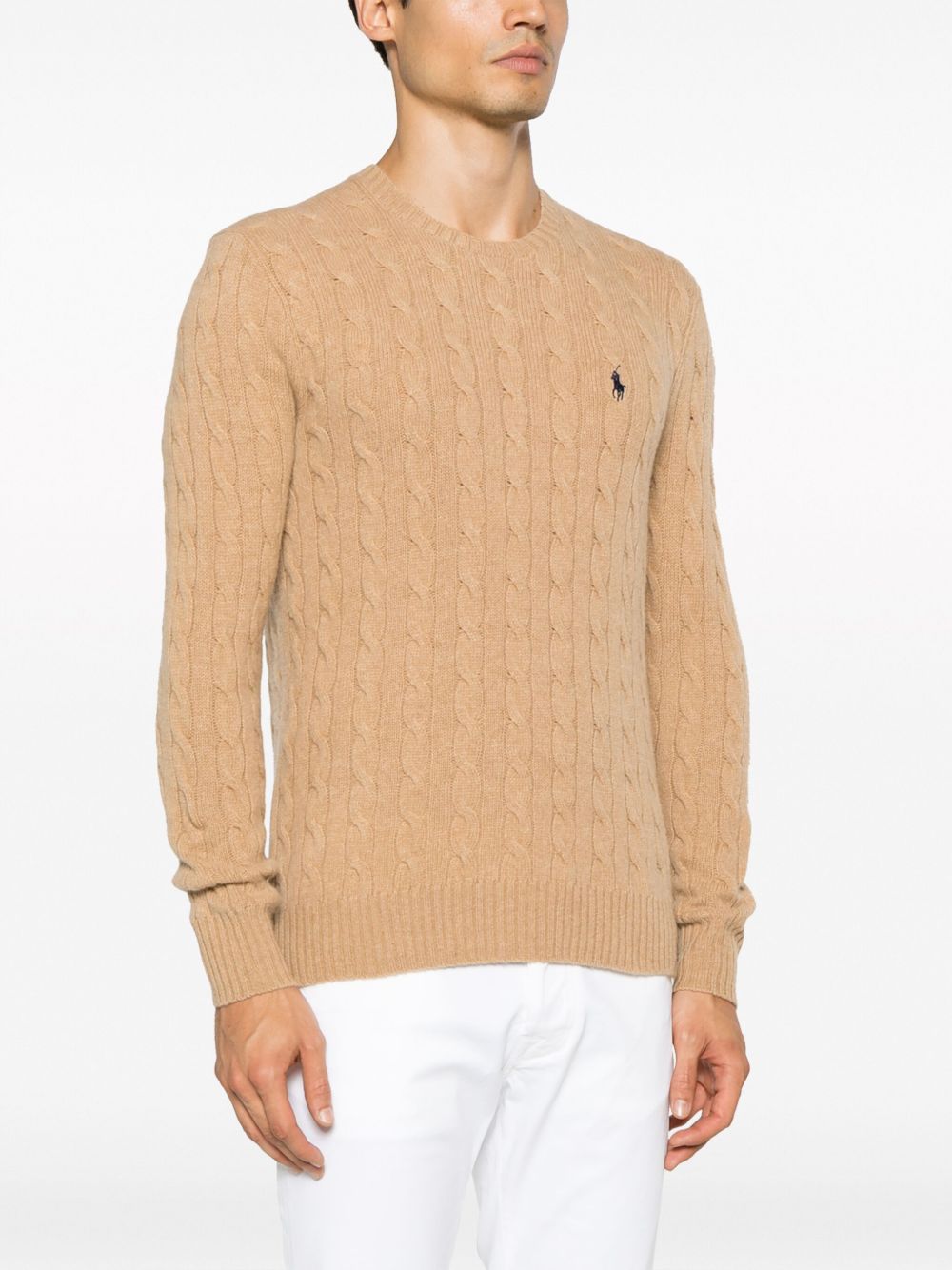 Maglione grigio a trecce con ricamo 