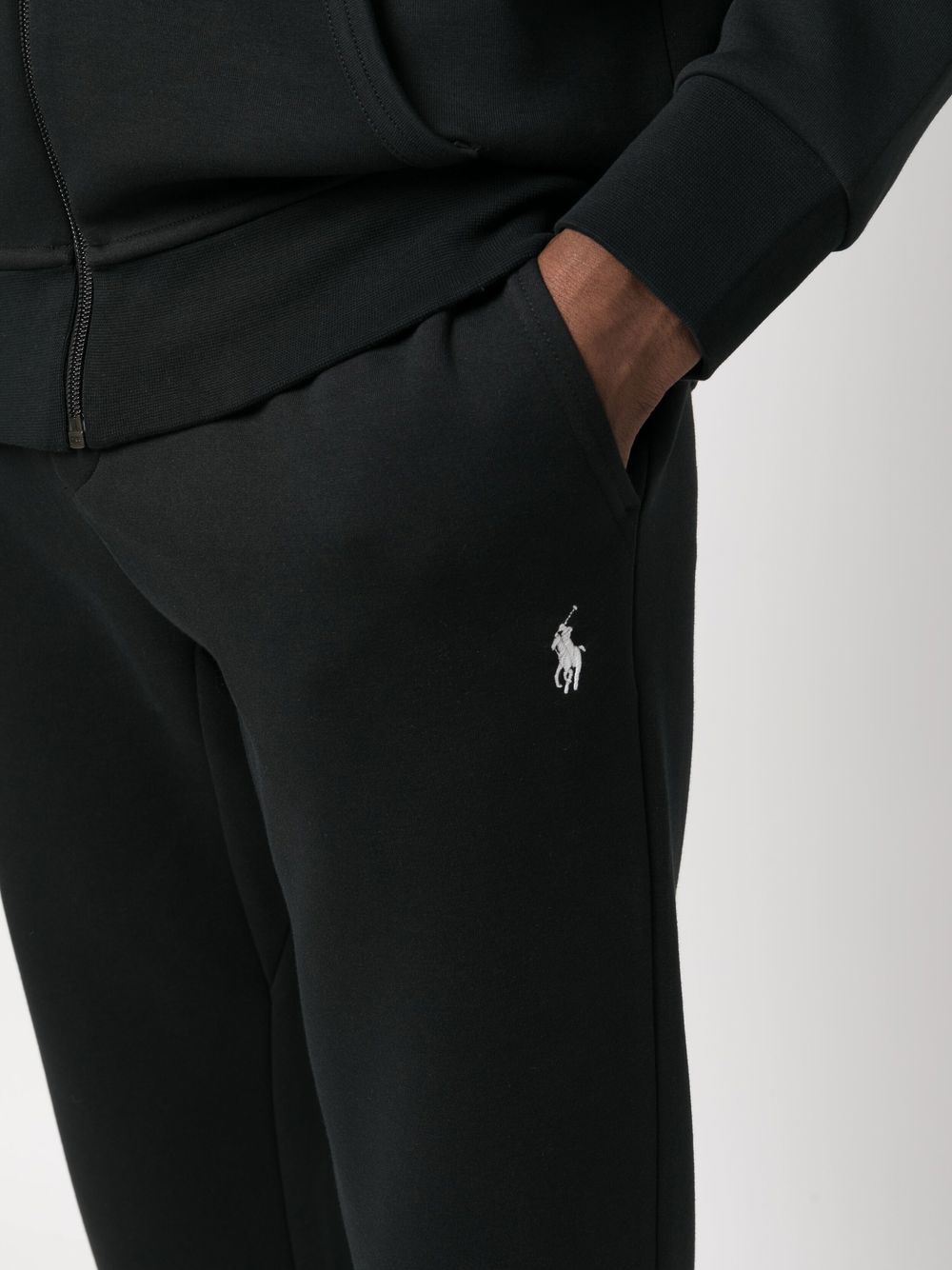 Pantaloni sportivi neri slim fit 