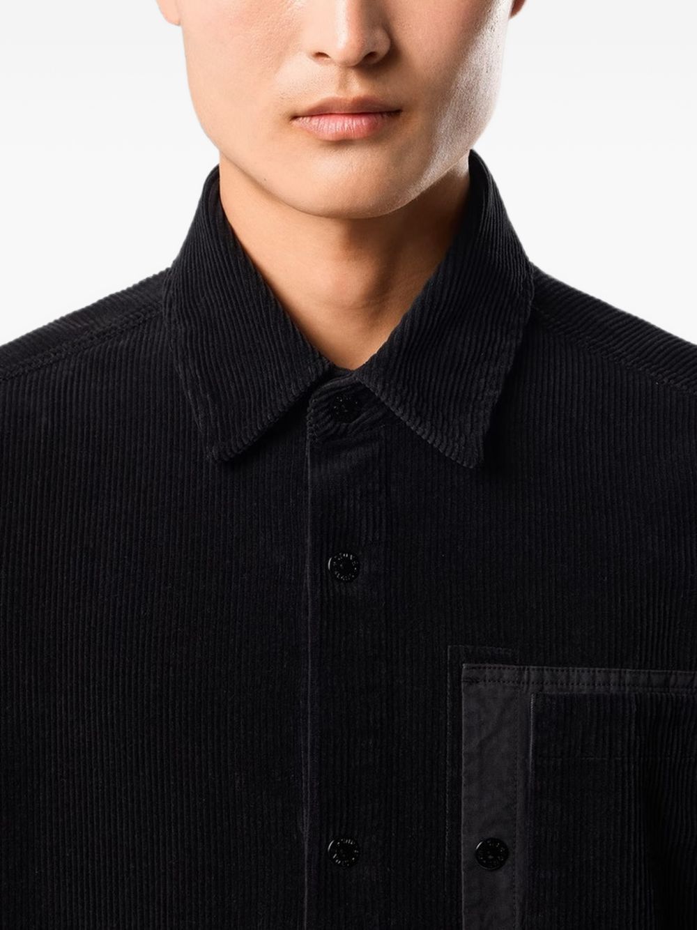Camicia nera con design patchwork 