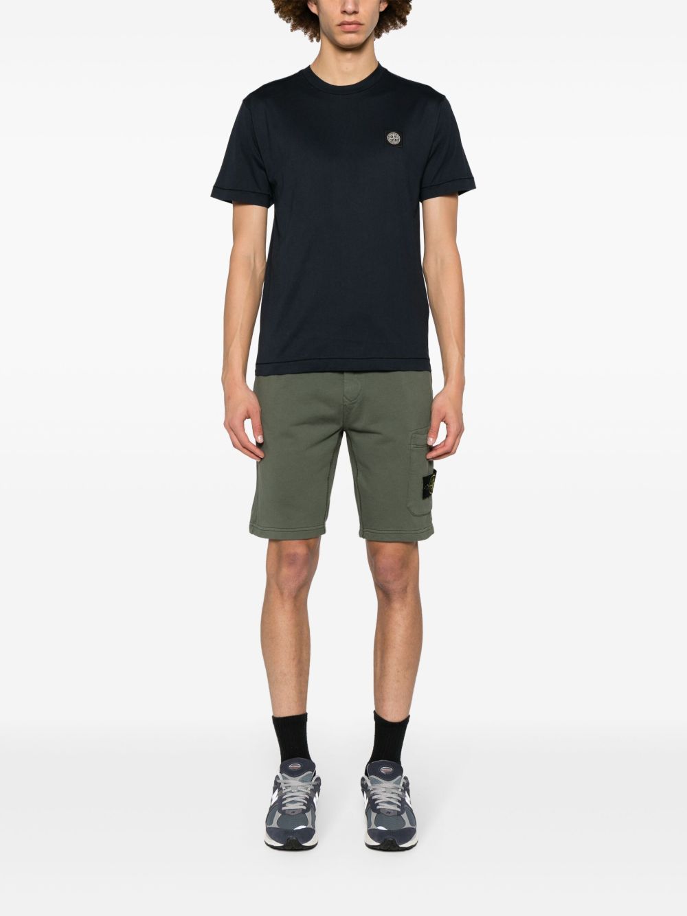 T-shirt navy con applicazione logo 
