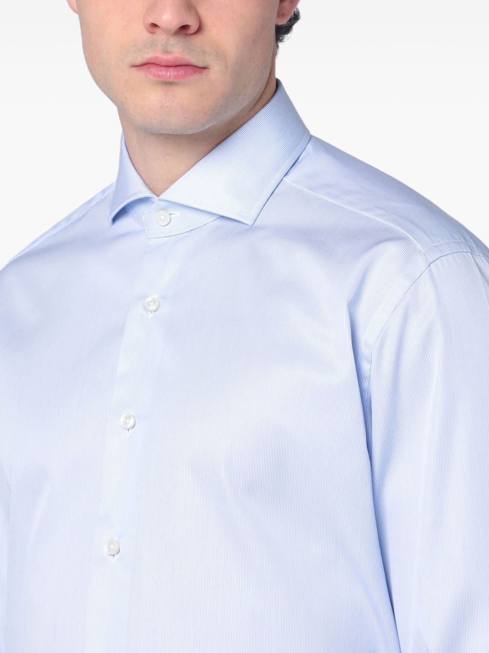Camicia azzurra in cotone con collo alla francese 