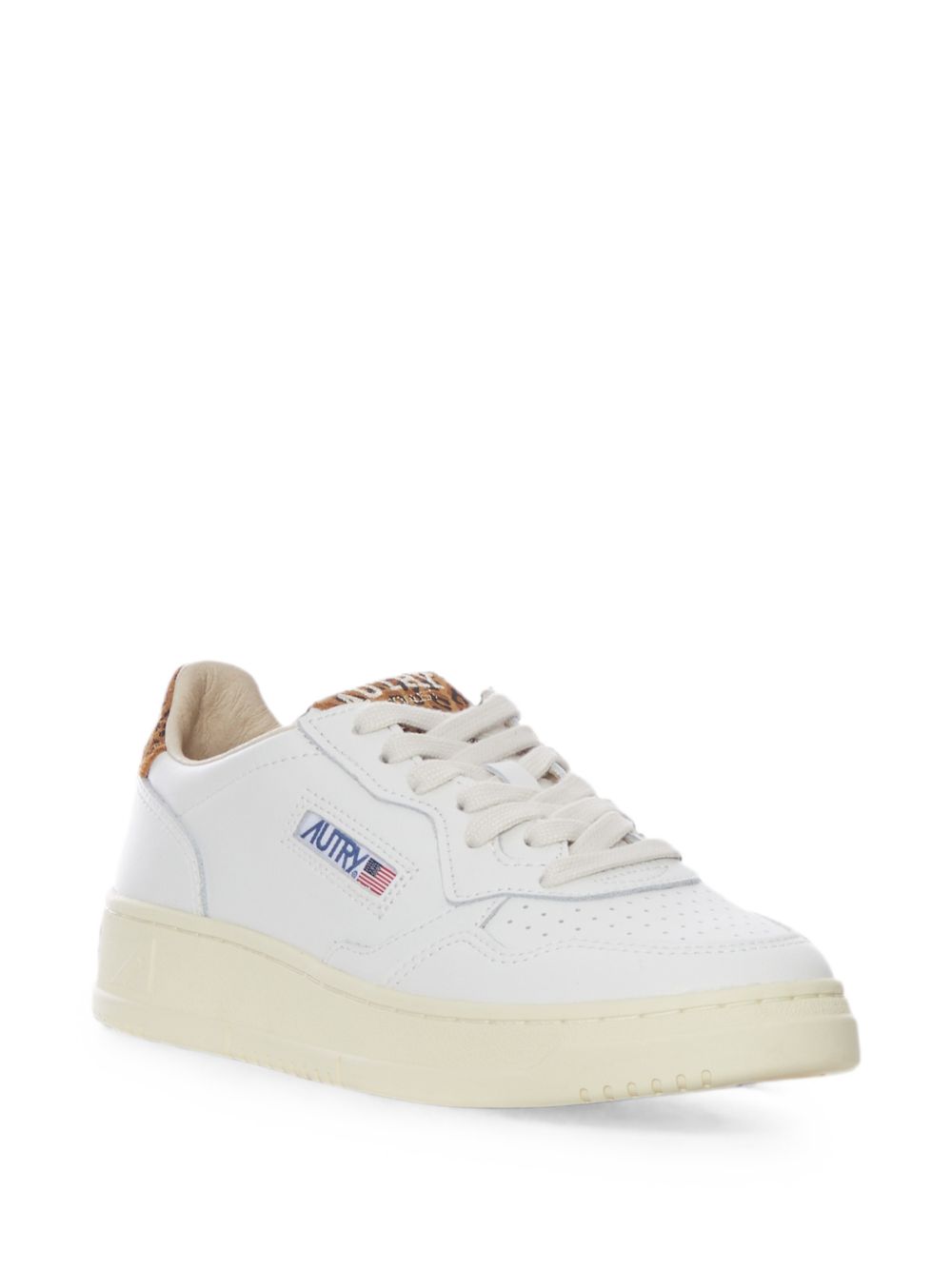Sneakers medalist 