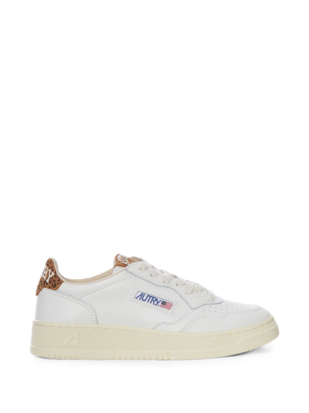 Sneakers medalist 