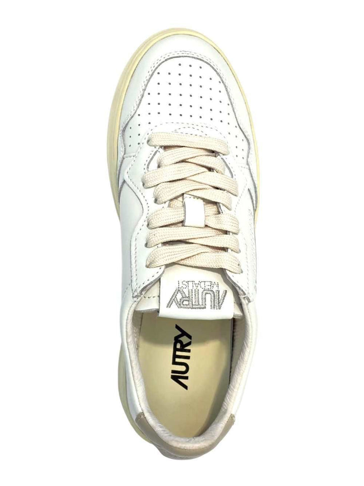 Sneakers medalist 