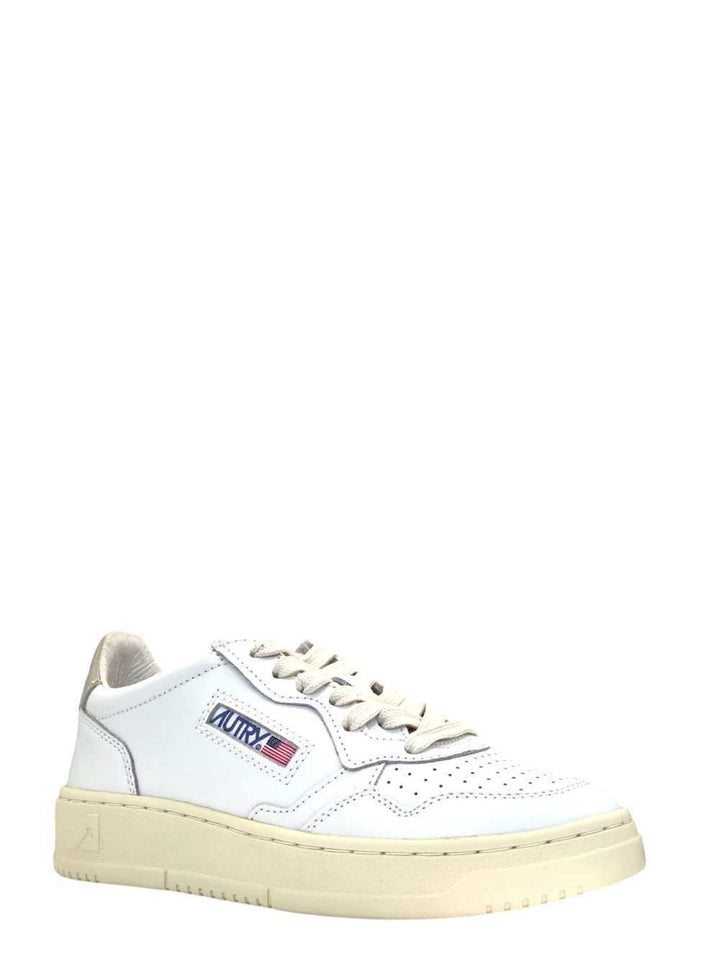 Sneakers medalist 