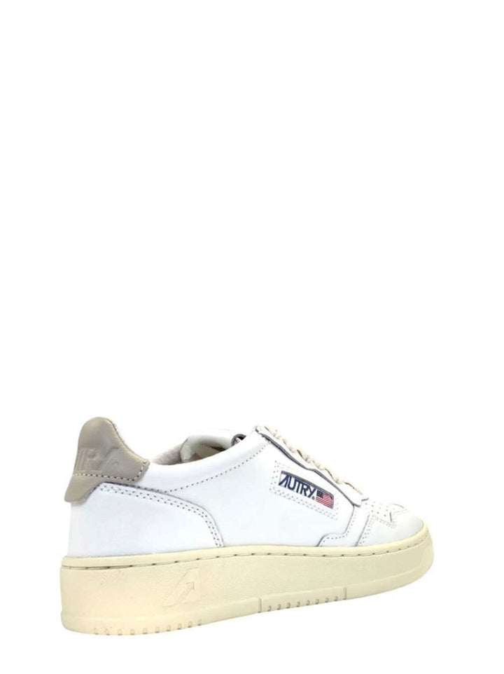 Sneakers medalist 