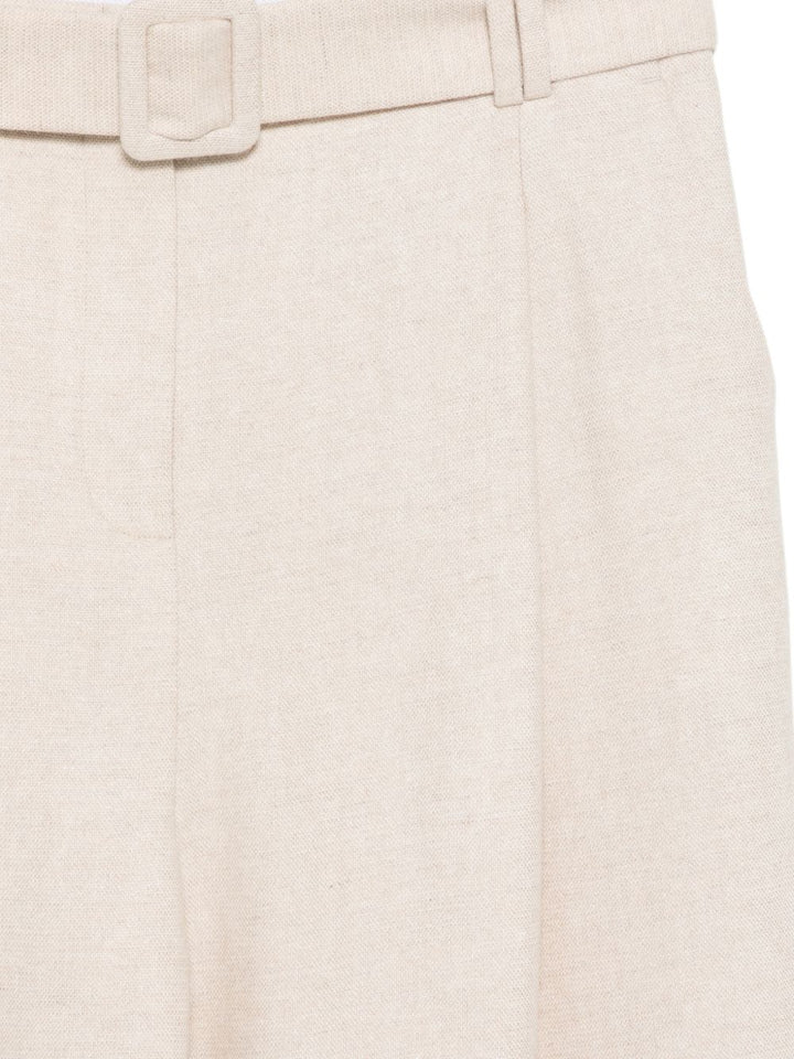 Pantaloni con cintura e pieghe 