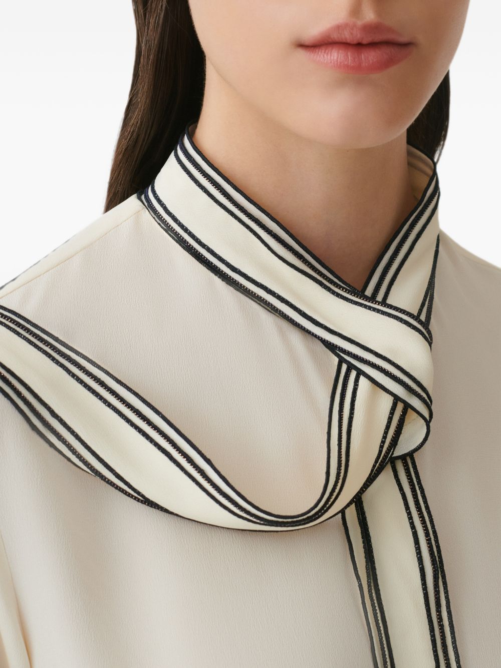 Blusa con dettaglio 