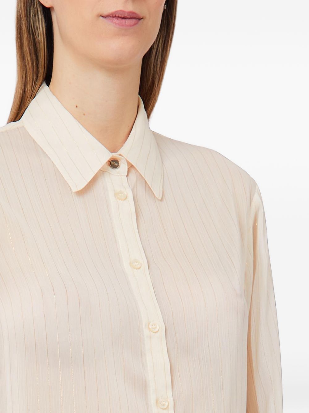 Camicia a righe sottili con bottoni 