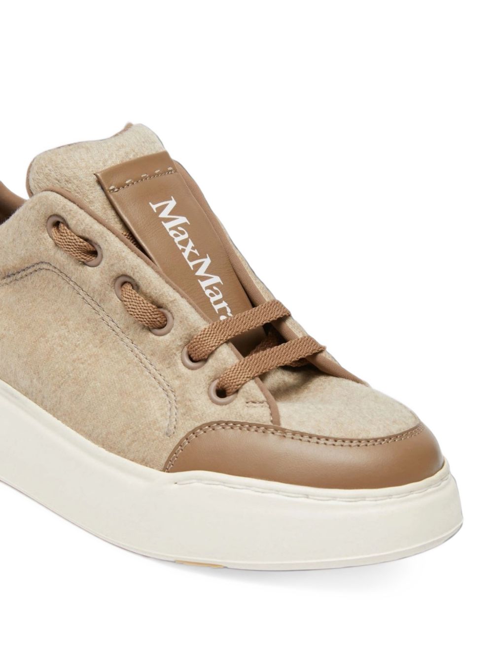 Sneakers con suola rialzata 