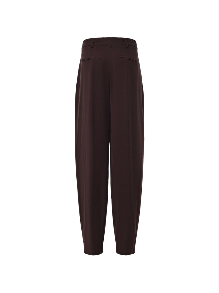 Pantaloni affusolati con pieghe 