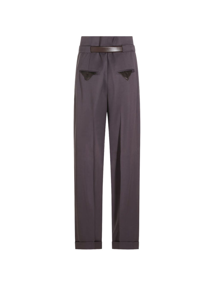 Pantaloni con cintura e pieghe 
