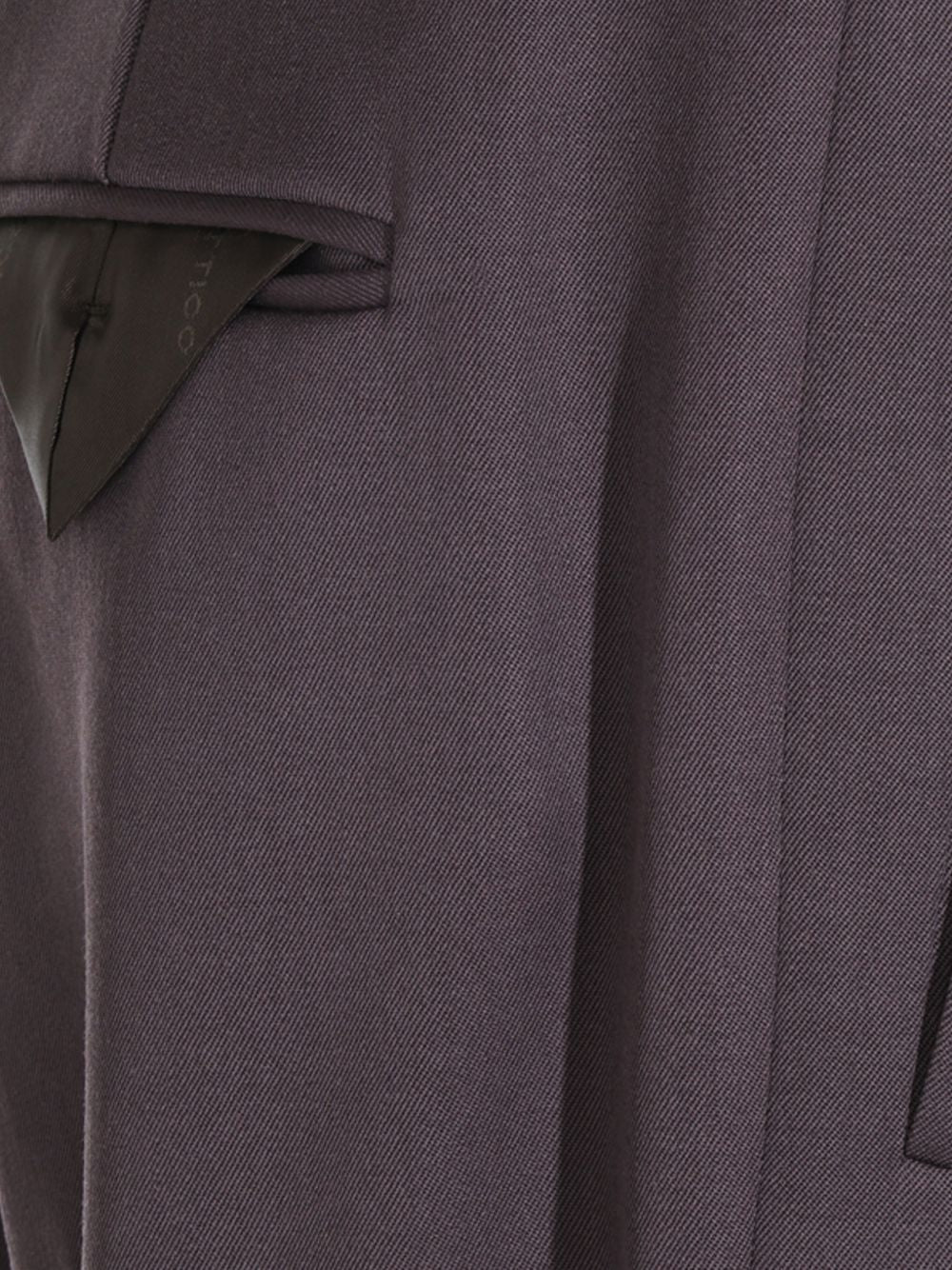 Pantaloni con cintura e pieghe 