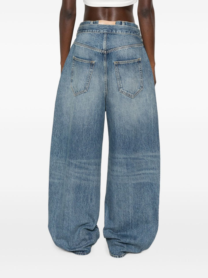 Jeans ampi con doppia vita 
